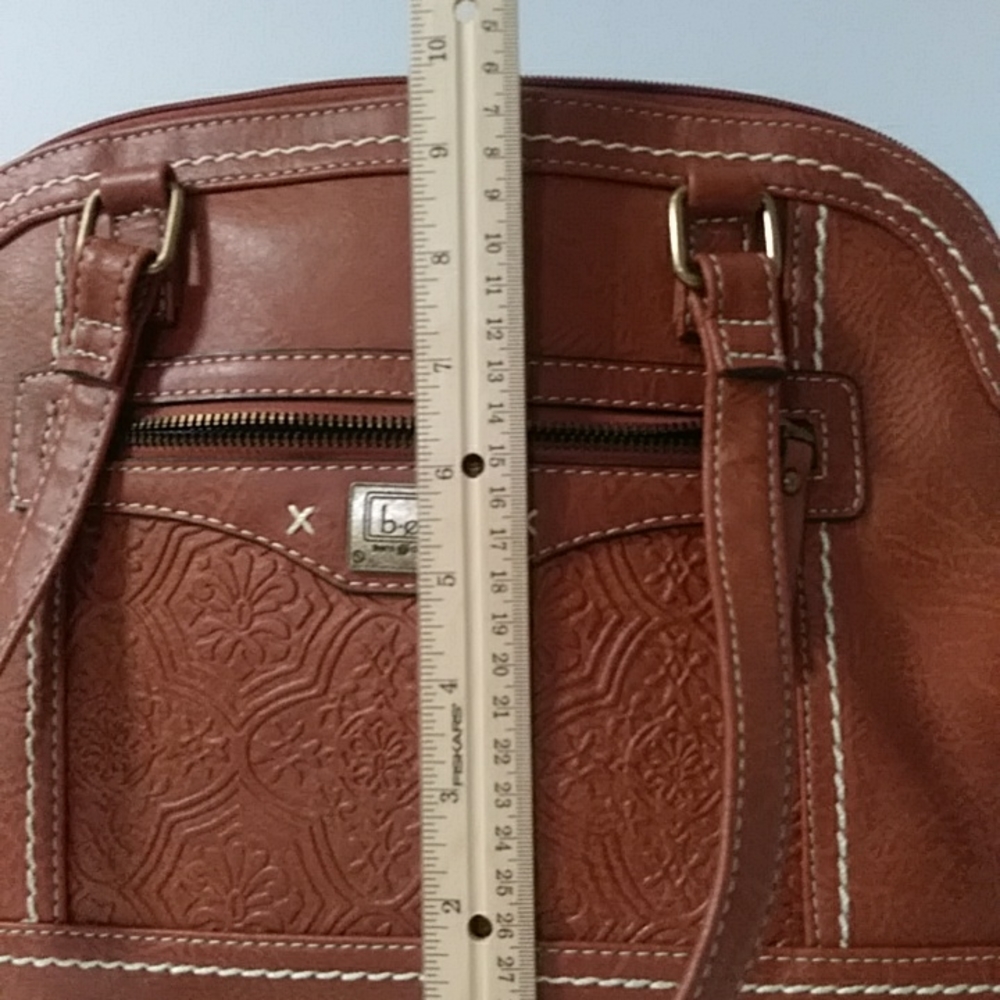 B o c purse color tan.like new .see the pictures excellent condition